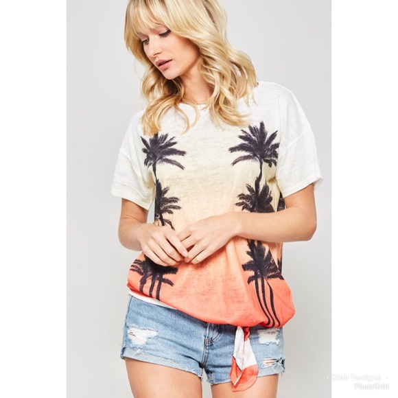 πLAST 1! Tie Dye Palm Tree π Graphic Top! - Picture 8 of 8